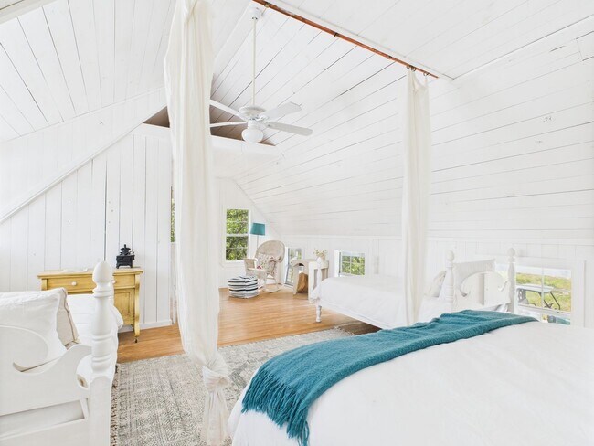 Building Photo - Hunting Retreat with 40 acre Yard