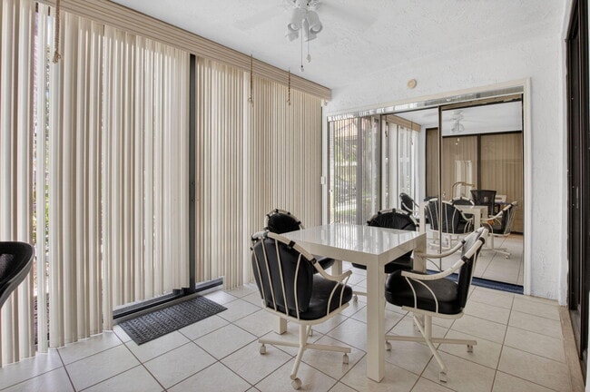 Building Photo - 5418 Firenze Dr