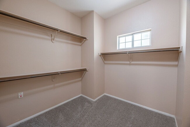 Building Photo - "Discover Comfort & Style: Spacious 3-Bedroom, 2-Bath Home in Las Vegas, NV!"