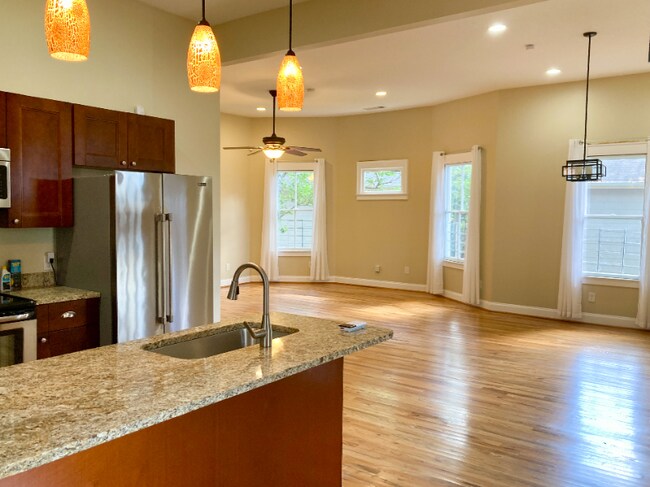 Building Photo - 684 Grady Pl SW