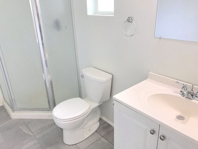 Building Photo - Manzano