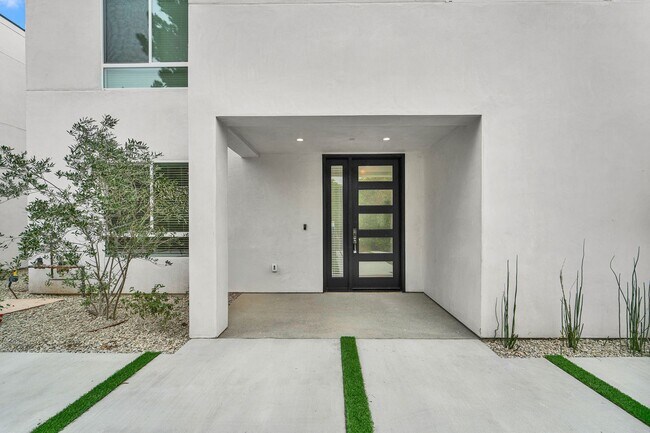 Building Photo - Modern Brand new 5-Bedroom Home for Lease ...