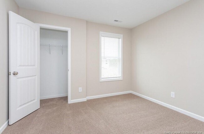Building Photo - 961 Kingscote Dr