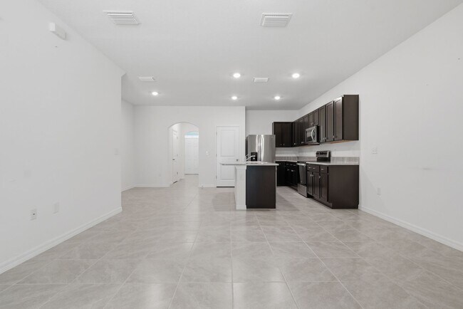Building Photo - 13753 NW 9 Rd