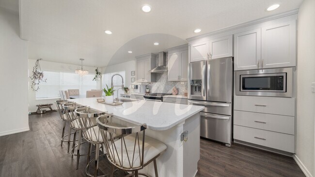 Building Photo - Beautiful Rancher in Cumbre Vista