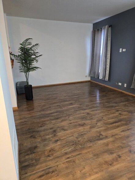 Building Photo - 549 S Jade Ln