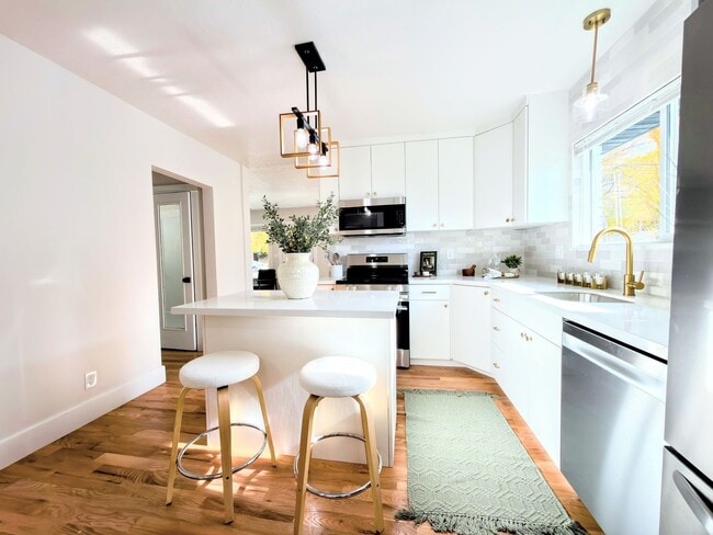 Building Photo - Beautiful Remodeled Home