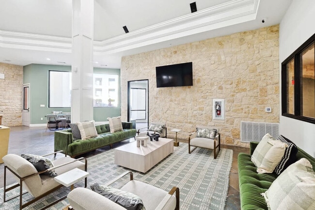 Building Photo - 5725 Town and Country Blvd