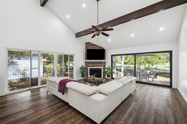 Building Photo - 64 N Timber Top Dr