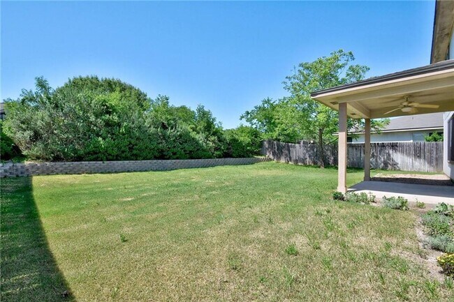 Building Photo - 205 Spring Branch Loop