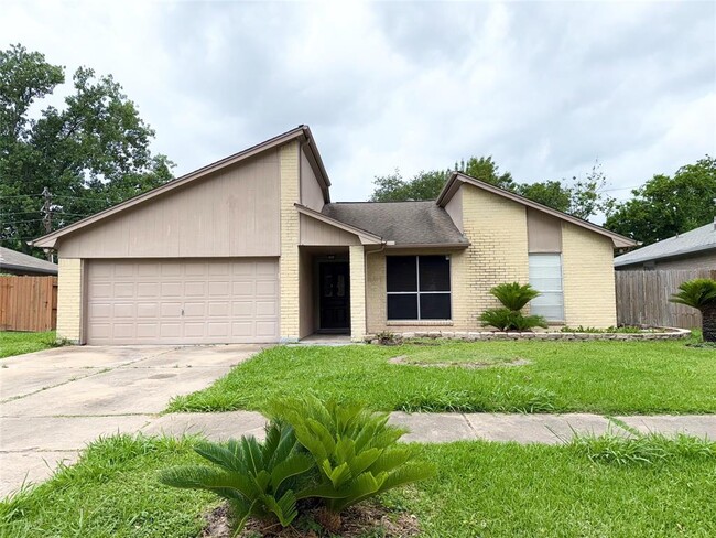 Building Photo - 10202 Hollow Canyon Dr