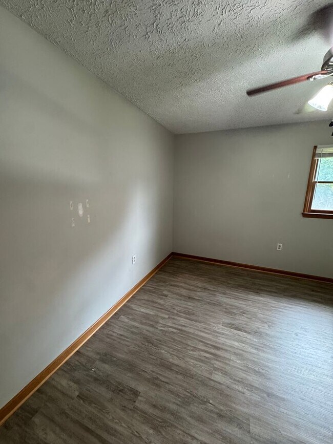 Building Photo - 4774 Mayfield Dr