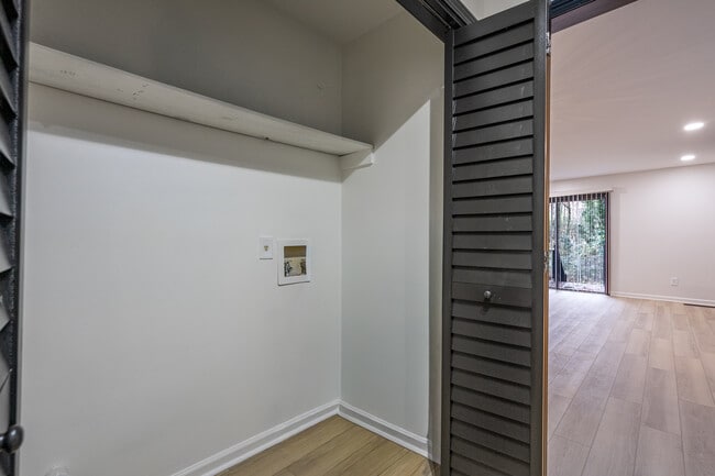 Building Photo - 1545 Springwood Dr SE