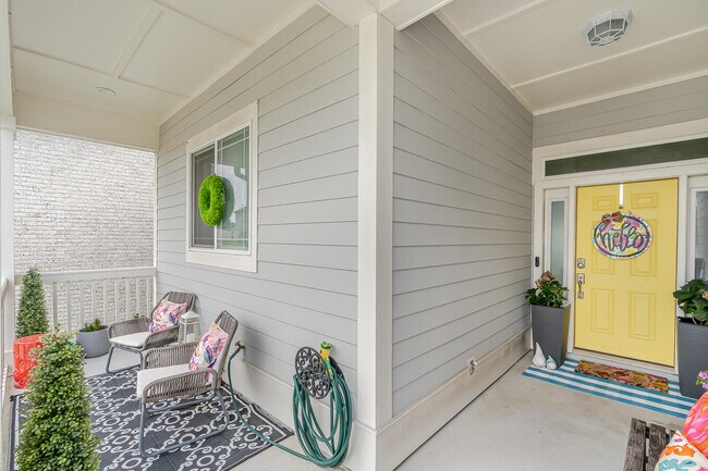 Building Photo - 409 Hideaway Ln