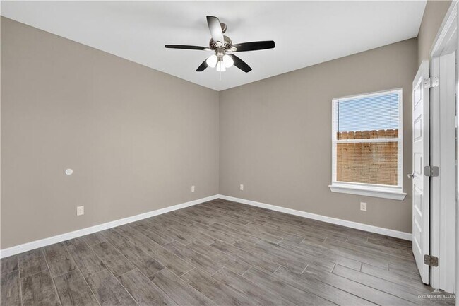 Building Photo - 1230 Valle Vista St