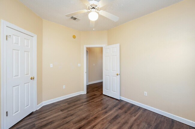 Building Photo - 1474 The Crossings