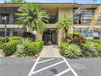 Building Photo - 5713 Foxlake Dr