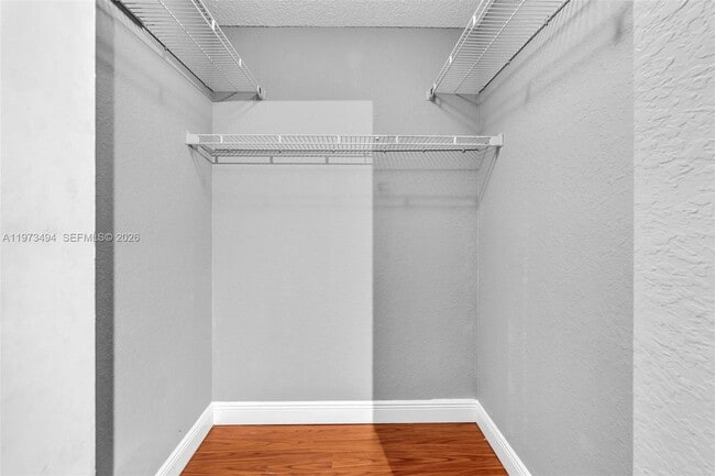 Building Photo - 2810 N Oakland Forest Dr