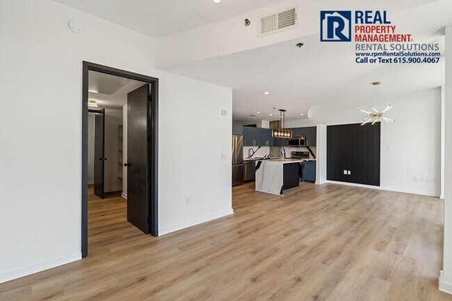 Building Photo - Modern, high-end condo in the ICON! So many amenities! Offering half off first months rent!