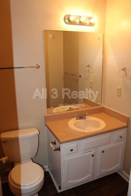 Building Photo - 195 Meadowbrook Ct