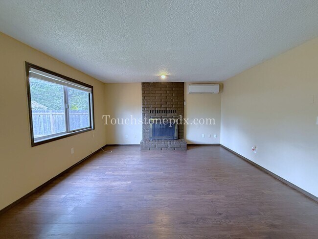 Building Photo - 2024-DIVIS