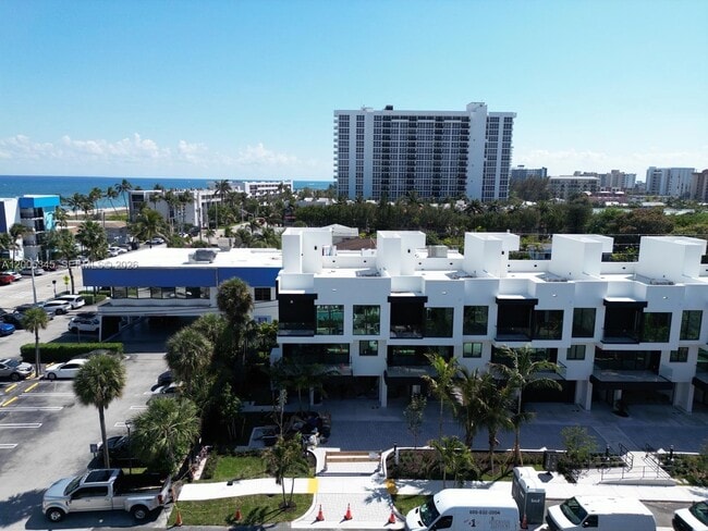 Building Photo - 3222 NE 7th St