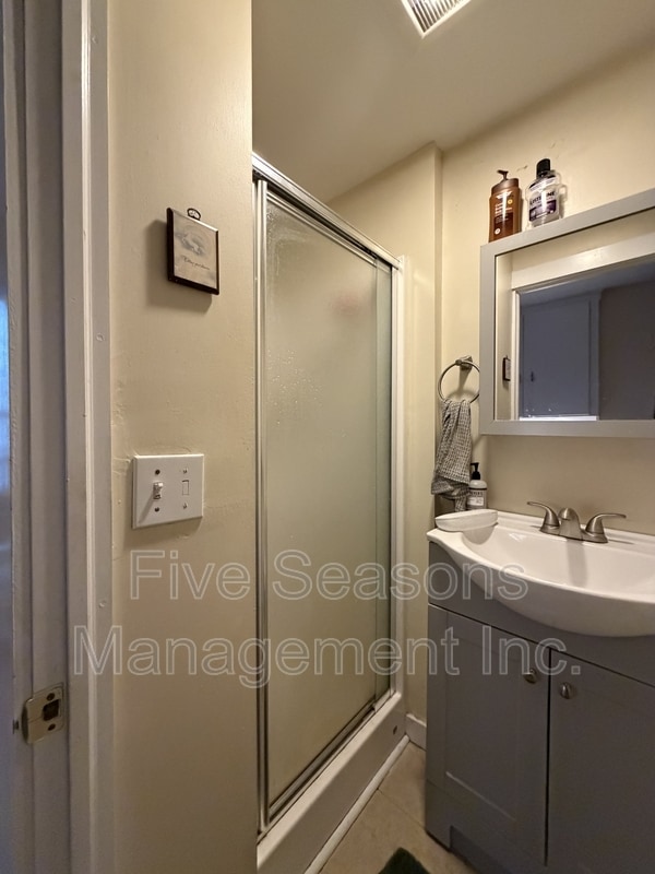 Building Photo - 24-26-26 Conger Ave