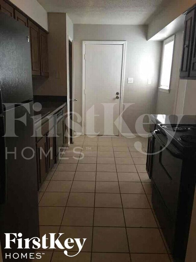 Building Photo - 6056 New Leaf Ln