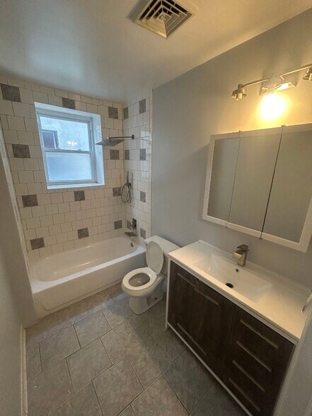 Building Photo - 1311 S 52nd St