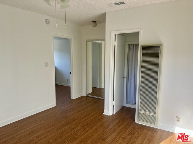Building Photo - 4316 Perlita Ave