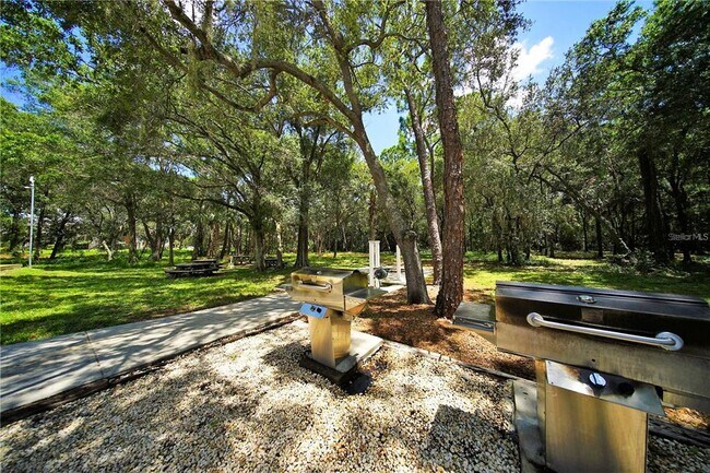 Building Photo - 1400 Gandy Blvd N