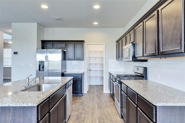 Building Photo - 13923 Macquarie Dr