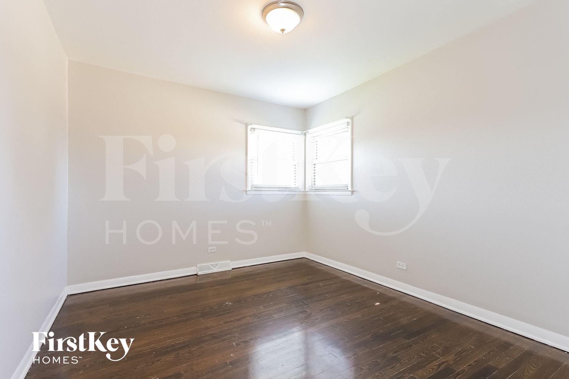 Building Photo - 504 E 163rd St