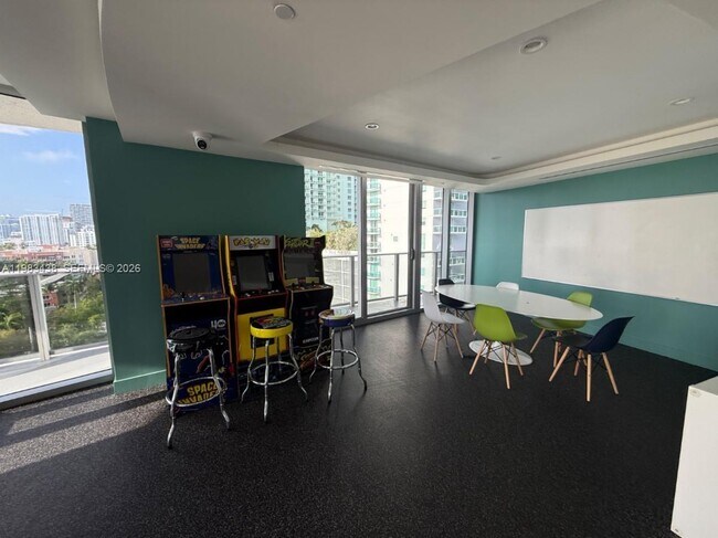 Building Photo - 488 NE 18th St