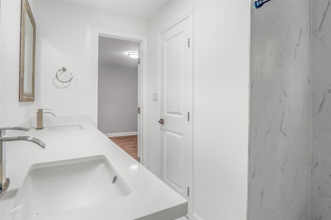 Building Photo - 4418 Galesburg St