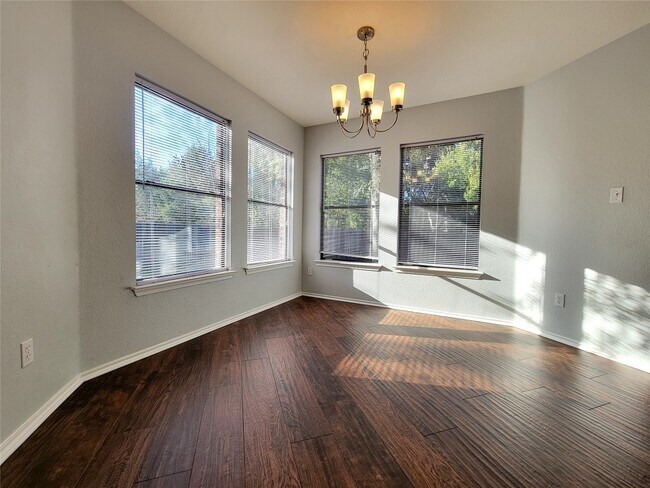 Building Photo - 809 Dogwood Trail