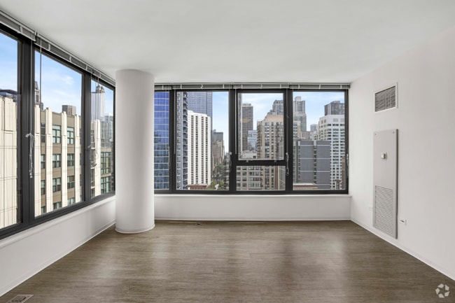 Building Photo - 613 N Wells St