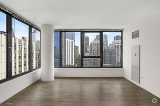 Building Photo - 613 N Wells St