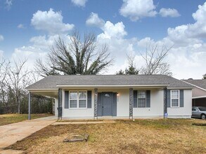 Building Photo - UPDATED 3 beds, 2 baths on cul de sac.