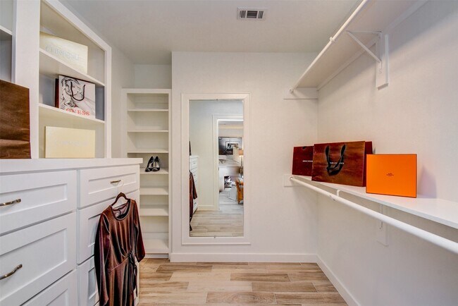 Building Photo - 5730 Birdwood Rd