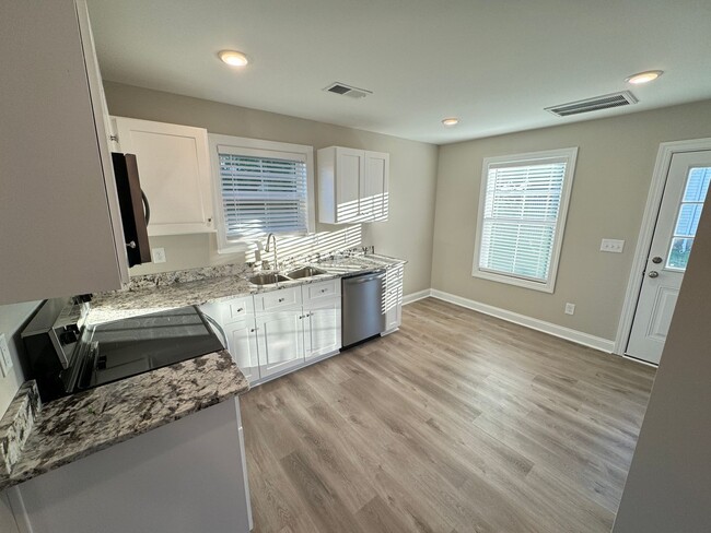 Building Photo - Newly Constructed 3 bed 2.5 bath home! Ver...