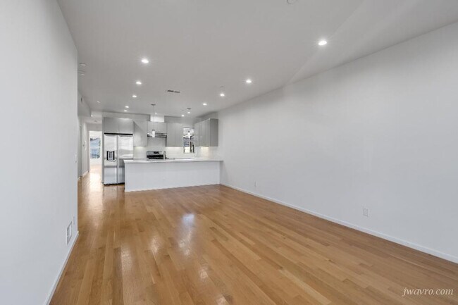 Building Photo - 1280 Hampshire St