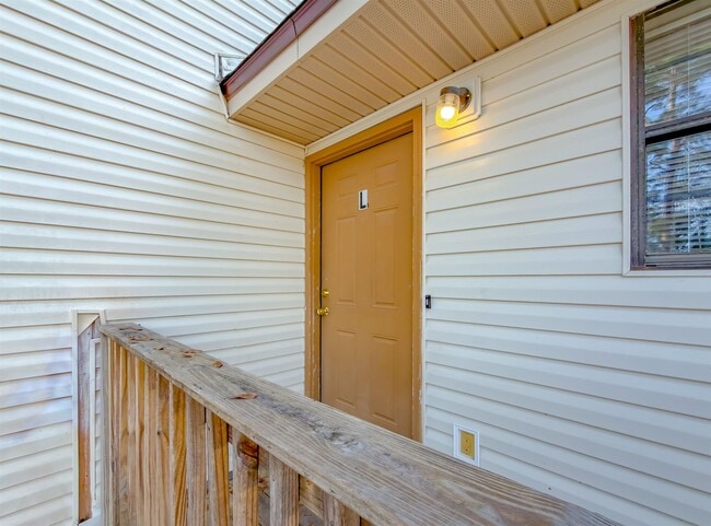 Building Photo - 1104 Greentree Ct