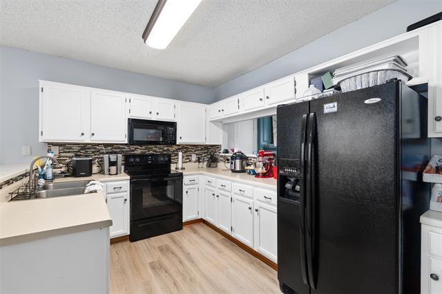 Building Photo - 1520 Beach Ln