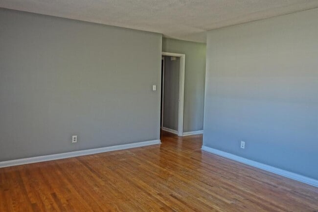 Building Photo - 732 W Arbor Dr NW