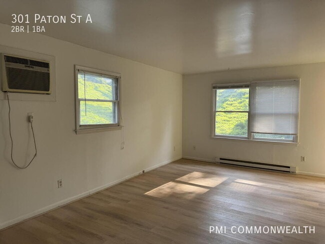 Building Photo - 301 Paton St