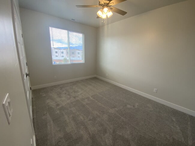 Building Photo - 4138 Baywood Dr