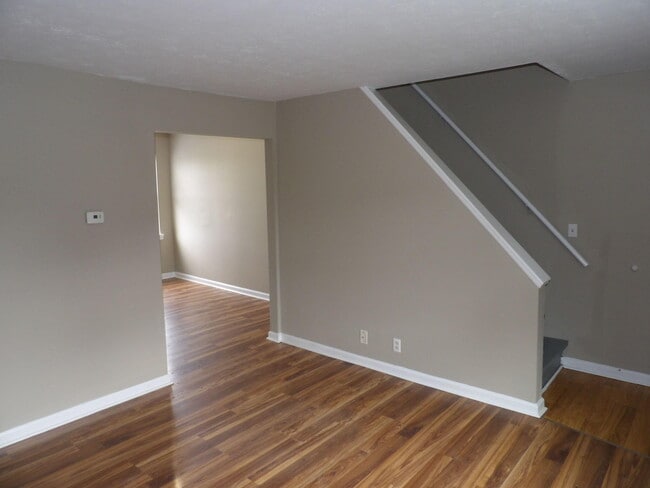 Building Photo - 400 Freedom Dr