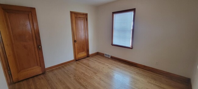 Building Photo - 24 S Pine St