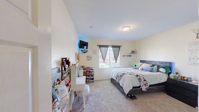 Building Photo - Charming 3 bed 2 bath Home in Fairway Cany...